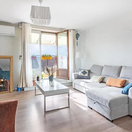 Family Cocoon In * 卡尔卡松